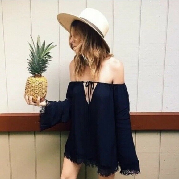 For Love & Lemons off the shoulder lace detailed top XS - Picture 3 of 14